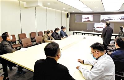 蘭大校長(zhǎng)嚴(yán)純?nèi)A等視頻連線蘭大一院、二院支援湖北醫(yī)療隊(duì)員