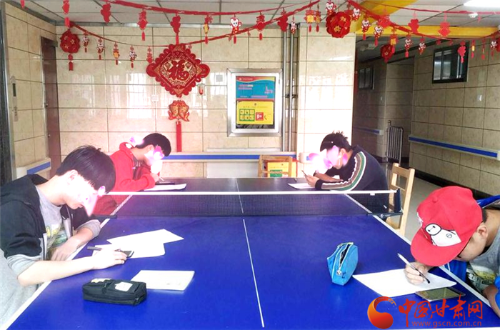 停課不?？?蘭州市兒童福利院組織初三學(xué)生首次線上月考 