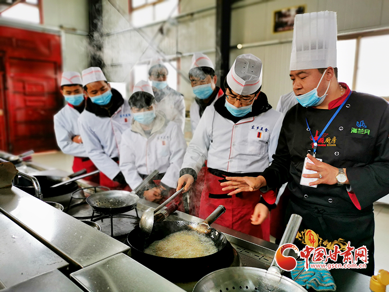 【甘肅省決戰(zhàn)決勝脫貧攻堅】一技在手 脫貧不愁——東鄉(xiāng)縣免費技能培訓(xùn)成效顯著