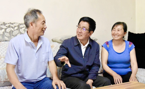 林鐸在隴南調研農村人居環(huán)境整治和美麗鄉(xiāng)村建設工作