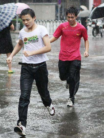 23日至24日蘭州市有較大降水天氣過(guò)程