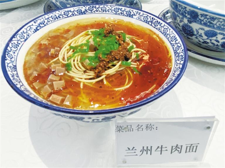 品香茗吃美食 還能K歌跳舞 “環(huán)西部火車(chē)游”專(zhuān)列爽得很！
