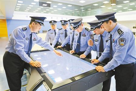 致敬！人民警察
