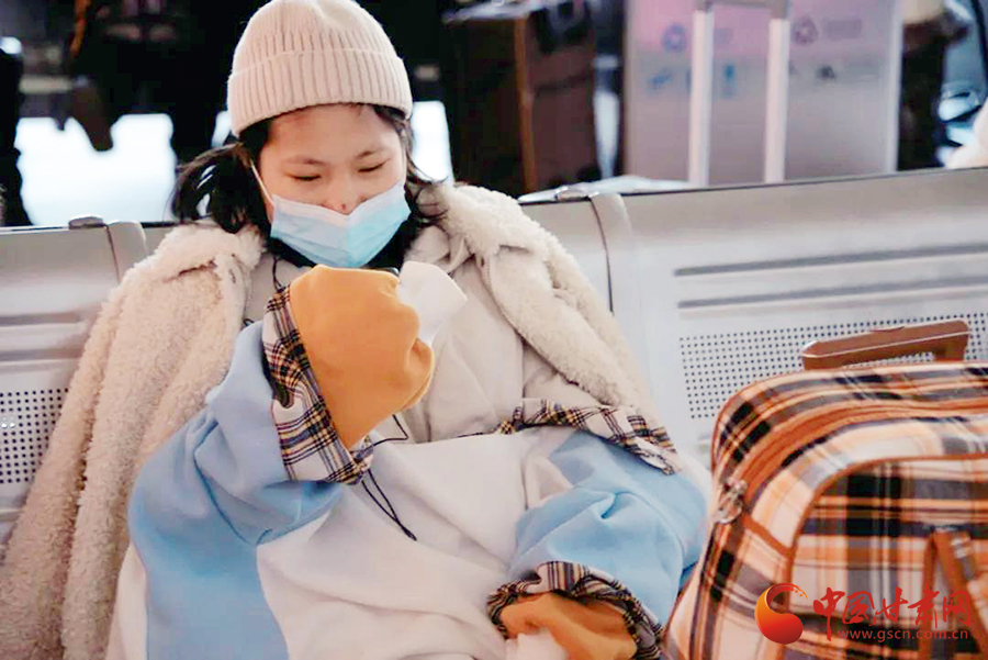 春運(yùn)故事：歸途的車站，有溫情、愛(ài)情，還有堅(jiān)守