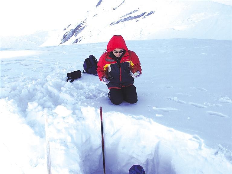 中科院西北研究院研究員李宗?。浩钸B山上的“守望者”