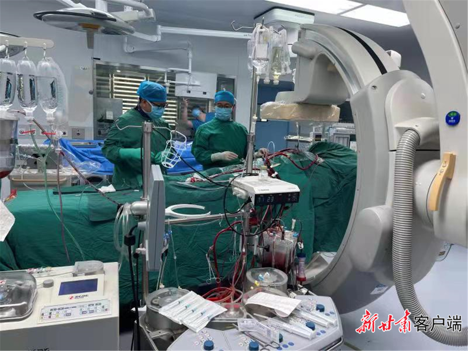 填補(bǔ)省內(nèi)空白，蘭大一院連續(xù)完成“一站式”雜交手術(shù)