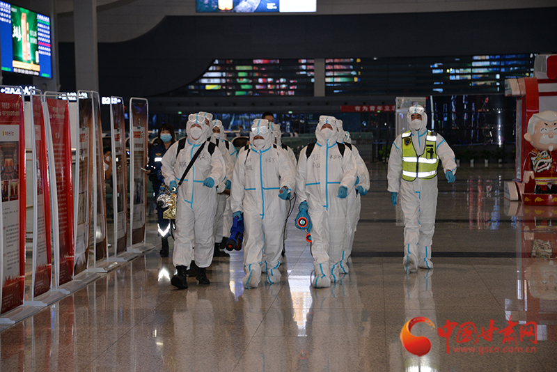 【隴拍客】蘭州西客站全面消殺，場(chǎng)面堪比大片