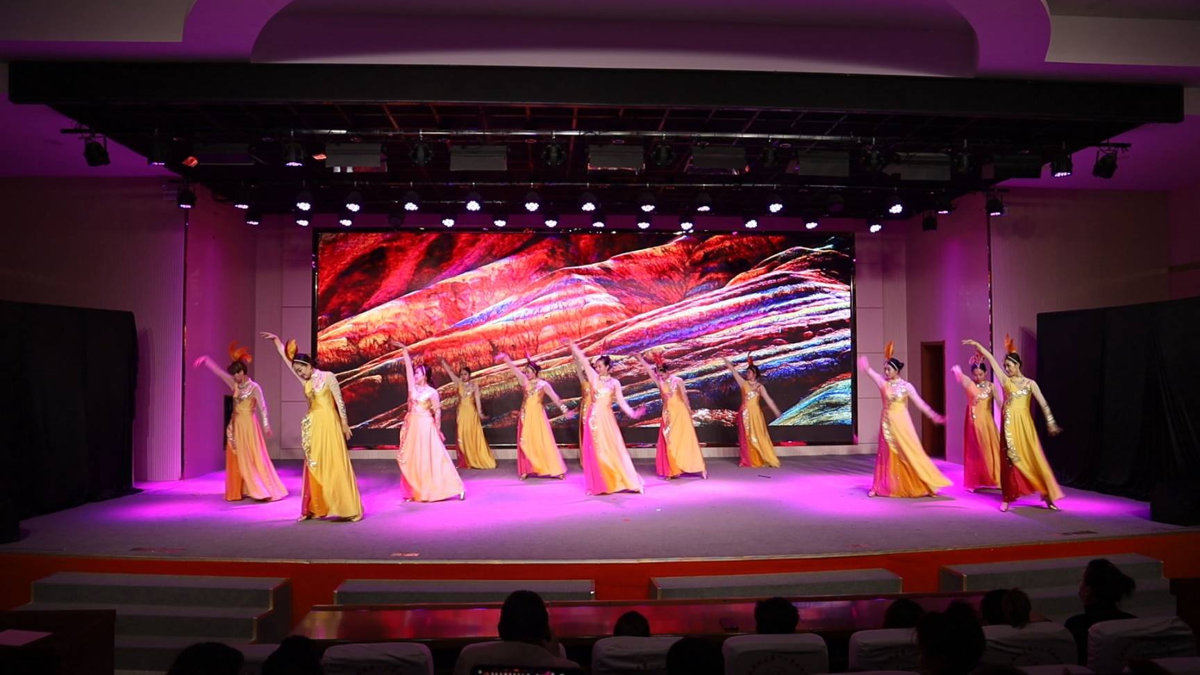 張掖市非遺舞臺(tái)劇《寶卷印象》在武威、金昌等市州上演