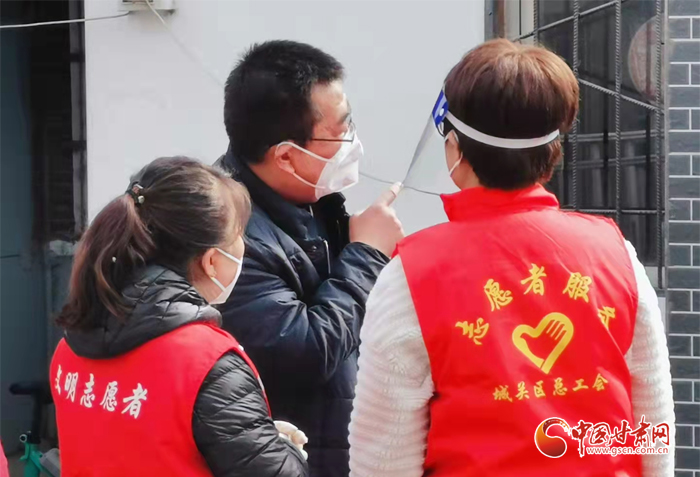 【甘快看·疫情防控最美有你（11）】奔走在“戰(zhàn)疫”一線！有一種力量叫志愿者