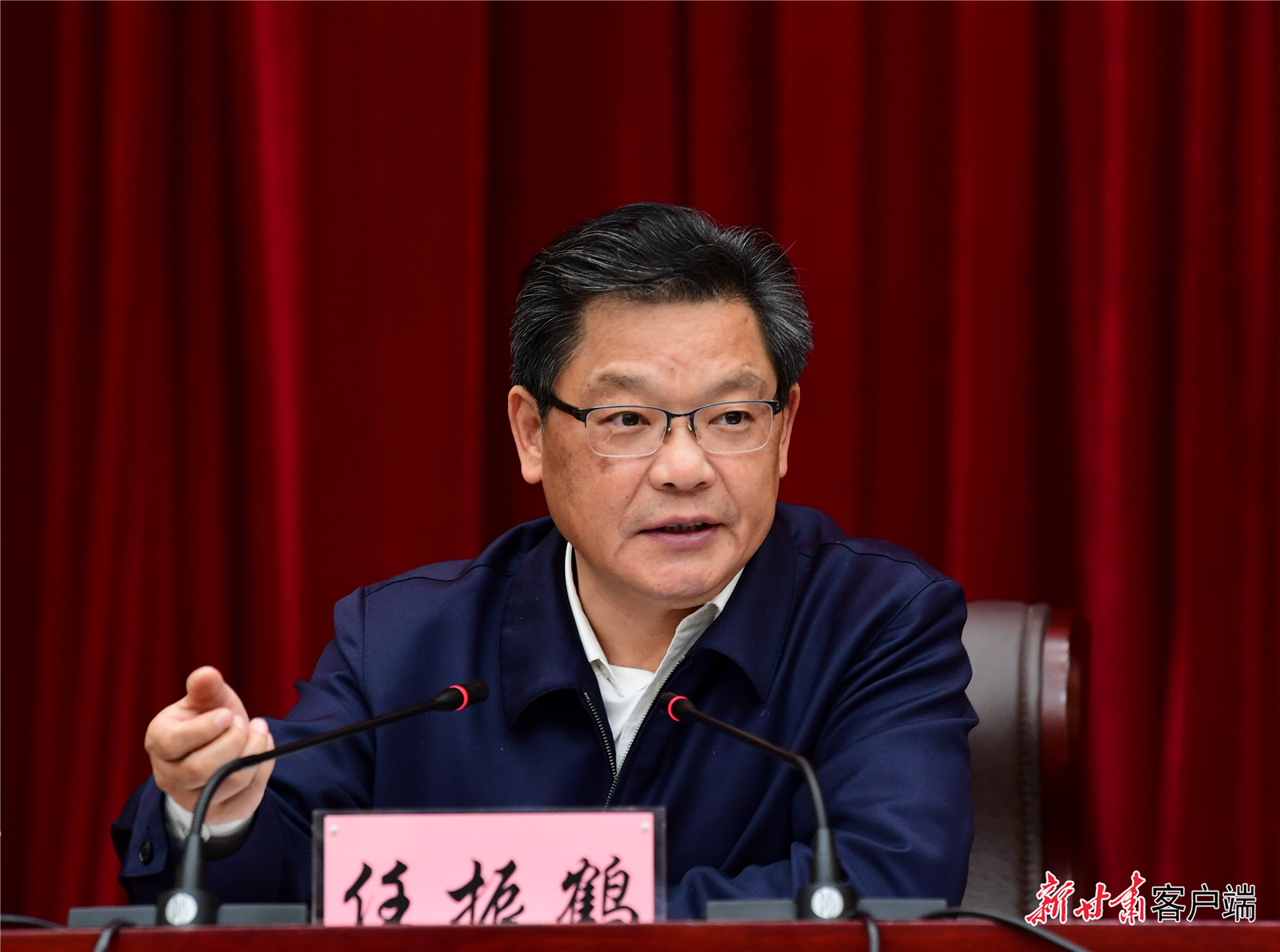 任振鶴在全省新型城鎮(zhèn)化工作推進(jìn)會(huì)議上強(qiáng)調(diào)：凝心聚力抓落實(shí)、蹄疾步穩(wěn)向前進(jìn)，奮力推進(jìn)新型城鎮(zhèn)化建設(shè)再上新臺(tái)階