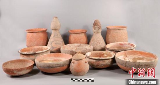 圖為圪垯川遺址出土的器物組合。(資料圖) 甘肅省文物局供圖