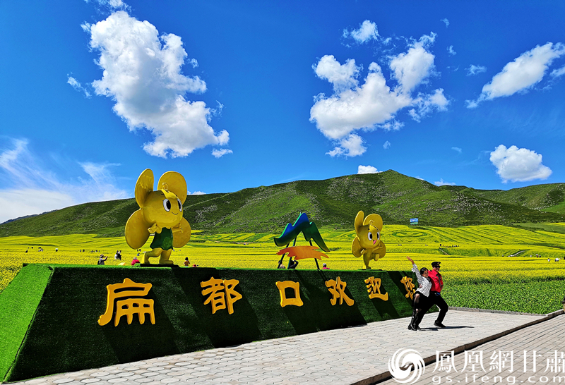 河西走廊張掖扁都口，古絲綢之路要道。王振武 攝