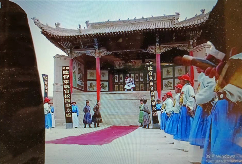 電影《新龍門客?！菲^之關城清代戲臺特寫