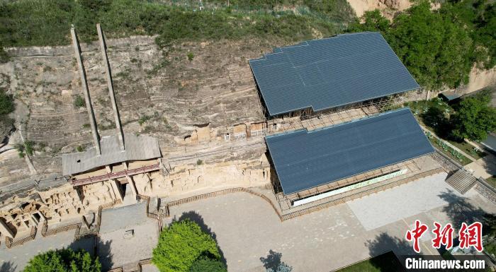 圖為航拍視角下的北石窟寺?！“瑧c龍 攝