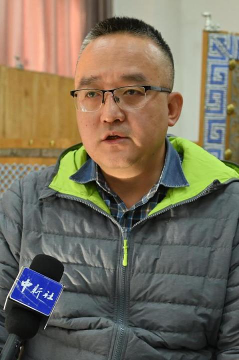 謝焱，甘肅省文物考古研究所副研究館員、考古研究二部主任、田野考古項目負責人。主持參與了張家川馬家塬戰(zhàn)國西戎墓地、臨潭磨溝齊家文化墓地等20多項考古調查、發(fā)掘工作，曾獲得中國國家文物局田野考古二、三等獎，“十二五”文物保護科學和技術創(chuàng)新二等獎等榮譽。